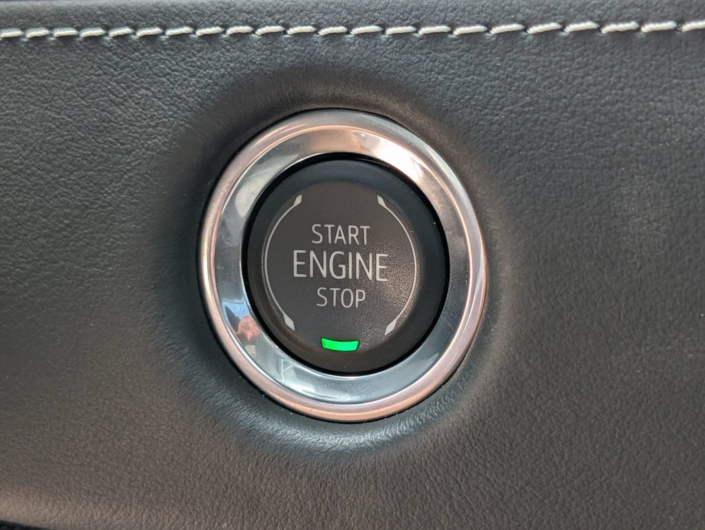 Certified 2025 Cadillac Escalade V AWD/4WD image 31