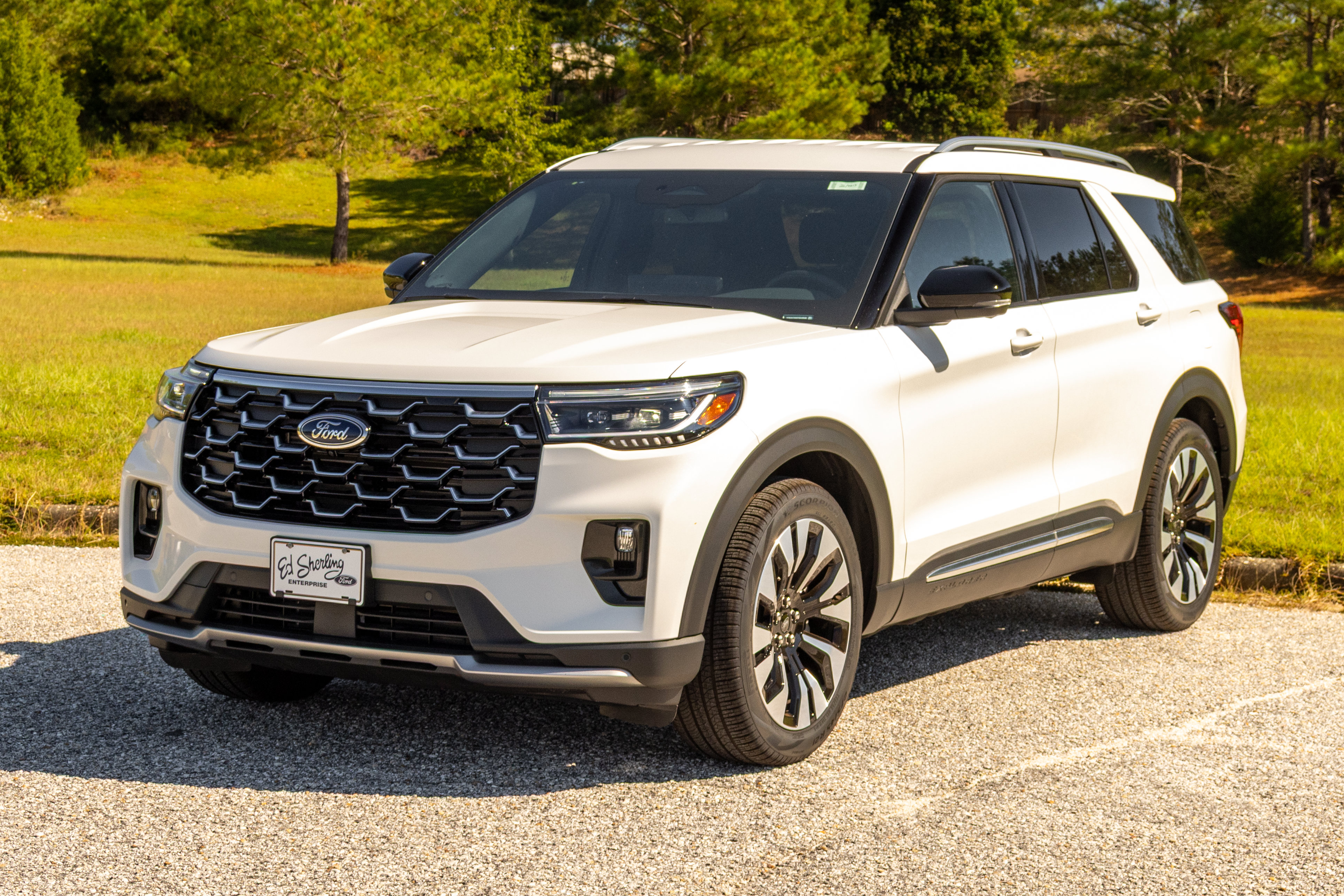 New 2026 Ford Explorer Platinum RWD image 3