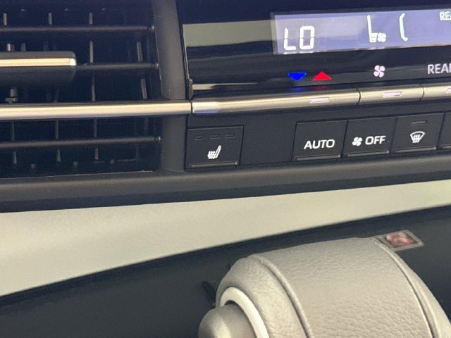 Used 2025 Toyota Sienna XLE FWD image 19