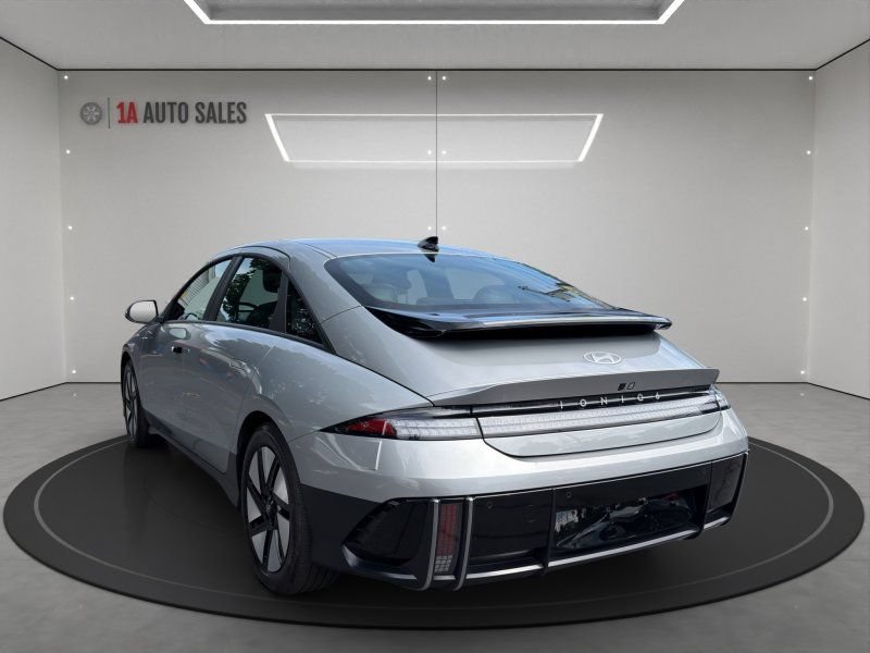 Used 2024 Hyundai Ioniq 6 SE AWD image 3