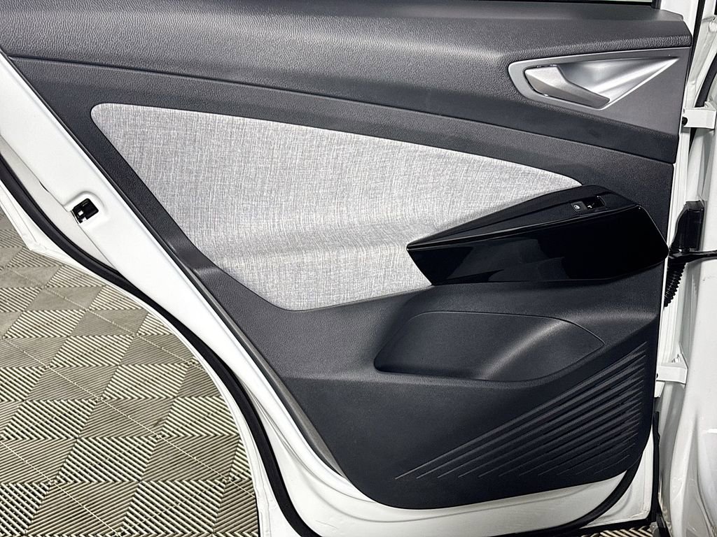 Used 2023 Volkswagen ID.4 2WD image 19