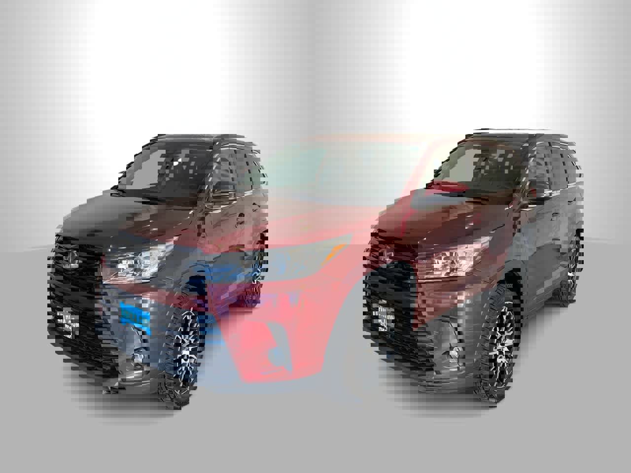 Used 2018 Toyota Highlander SE image 1