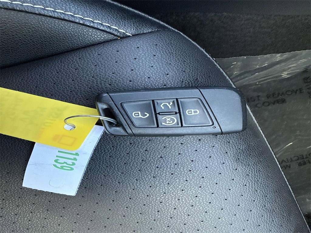 Used 2024 Volkswagen Jetta SE image 32