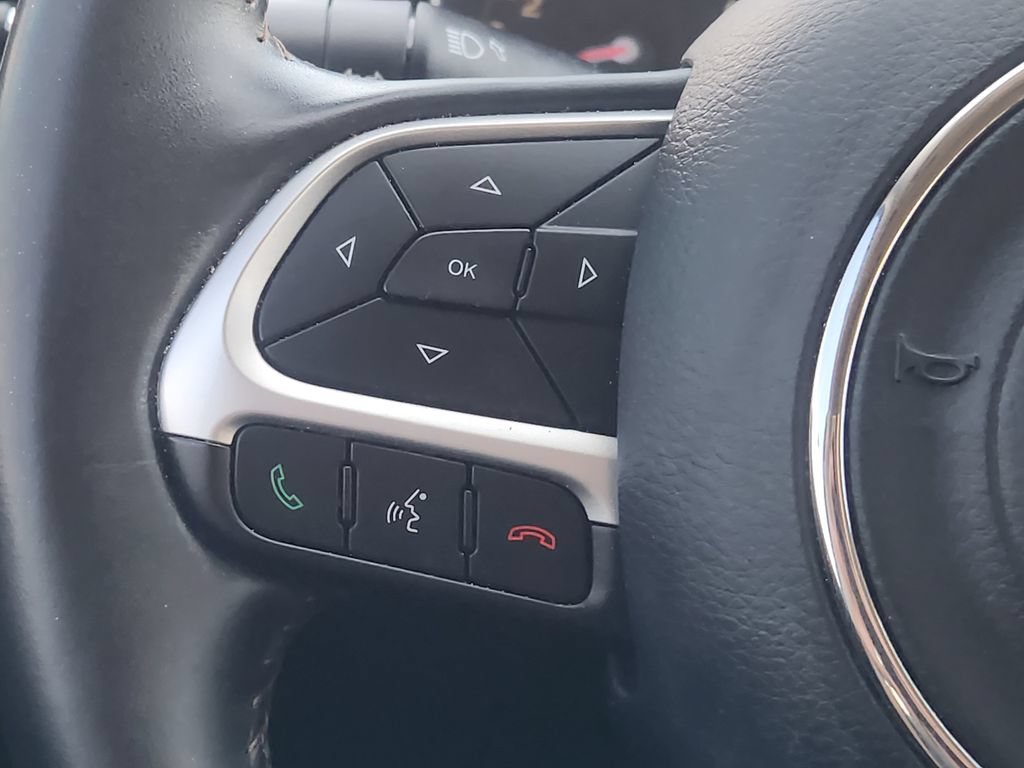 Used 2018 Jeep Compass Latitude w/ Popular Equipment Group FWD image 27