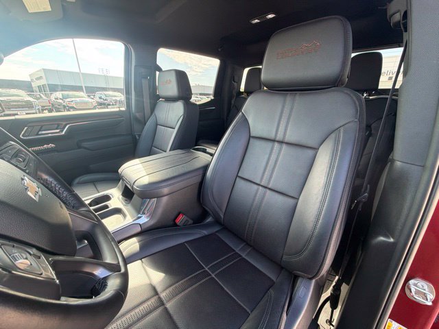 Used 2024 Chevrolet Silverado 1500 High Country w/ Technology Package AWD/4WD image 17