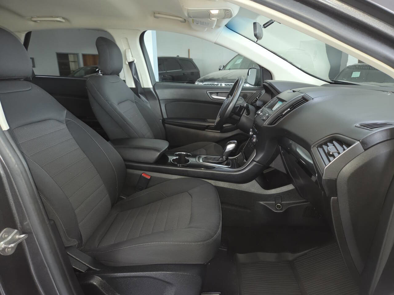Used 2016 Ford Edge SE AWD/4WD image 31