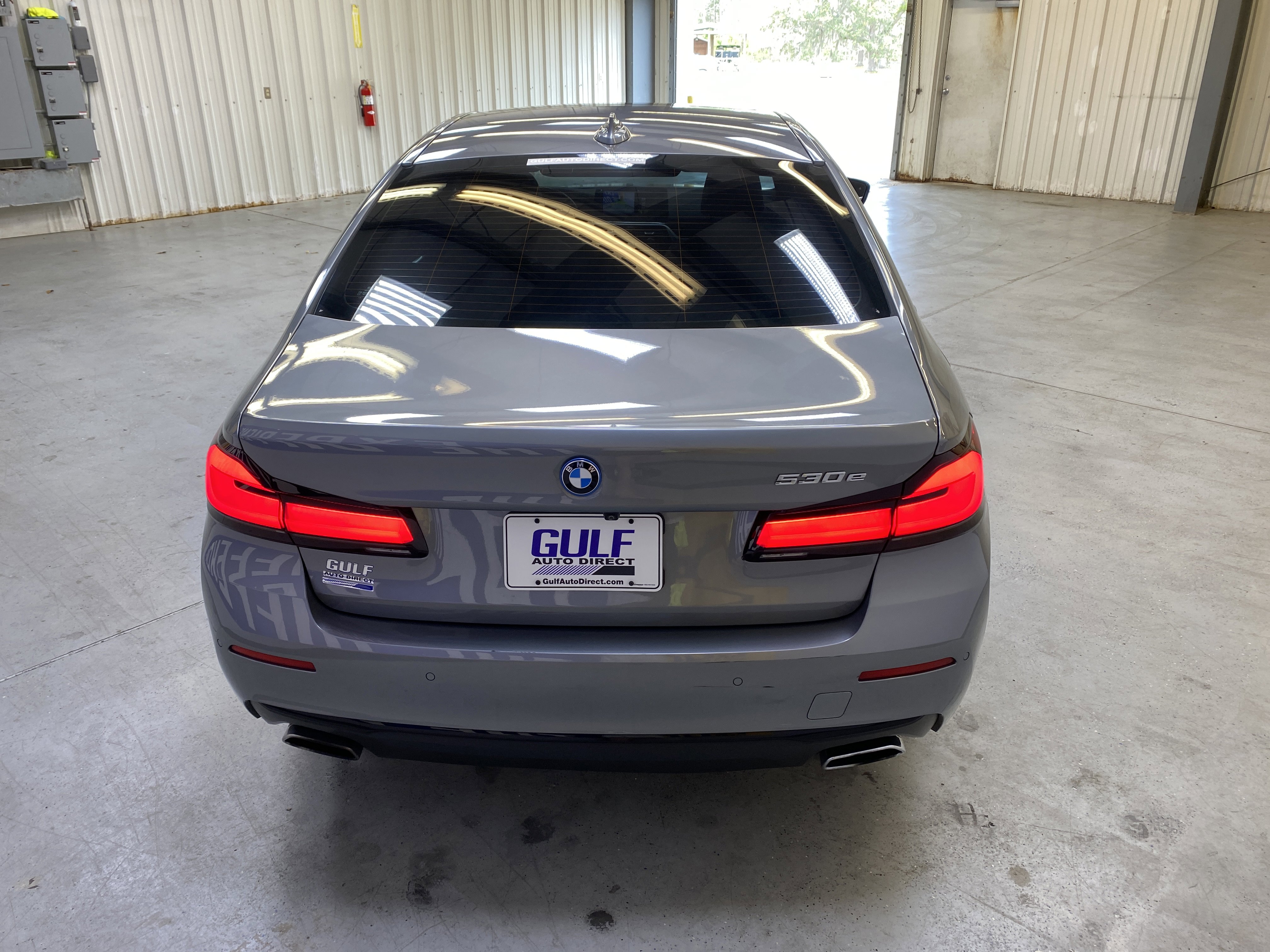 Used 2023 BMW 530e w/ Premium Package image 7