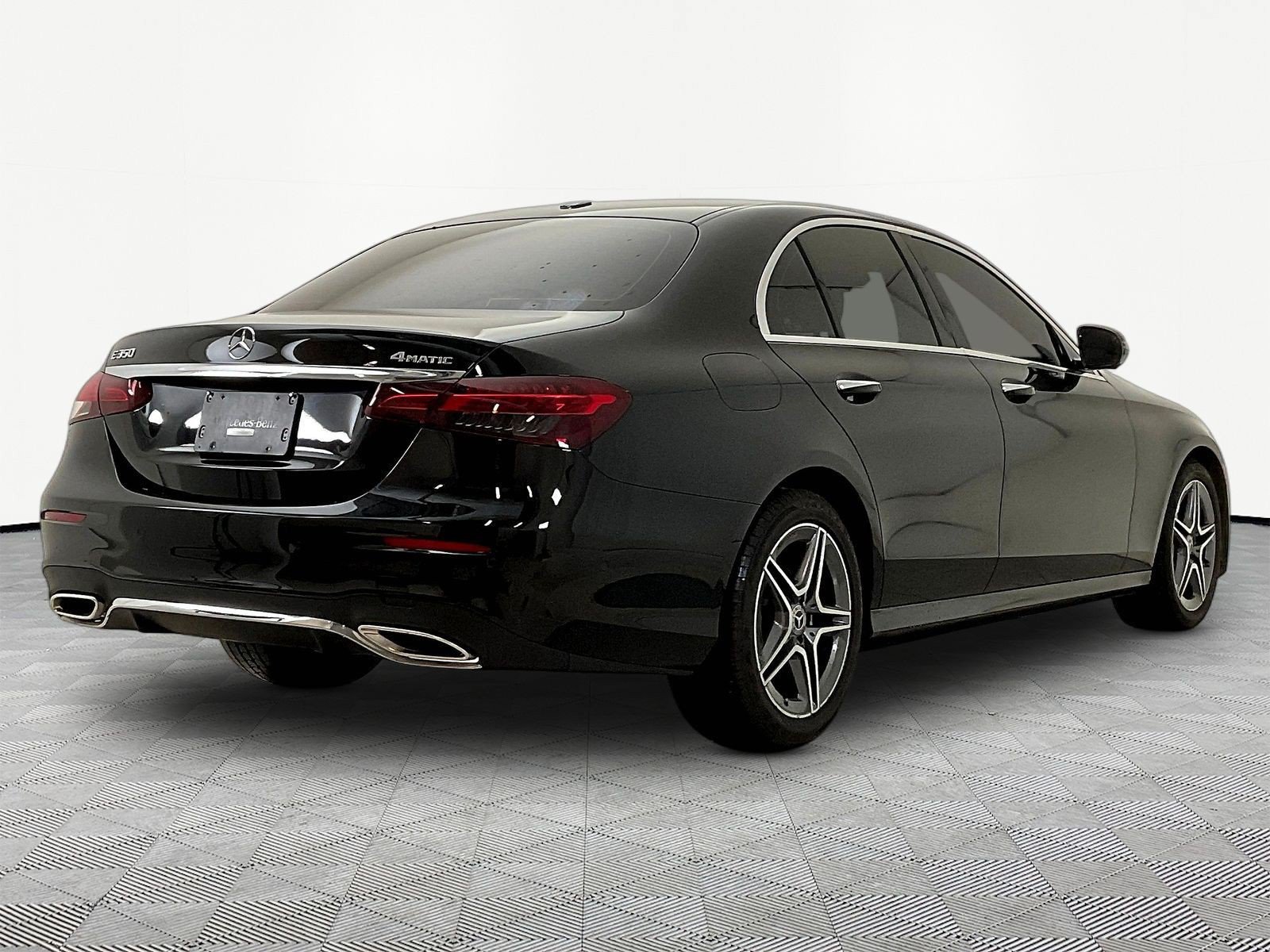 Used 2023 Mercedes-Benz E 350 4MATIC Sedan image 6