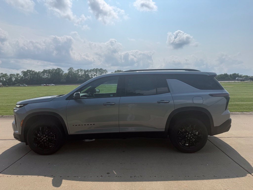 New 2026 Chevrolet Traverse LT w/ Midnight/Sport Edition FWD image 10