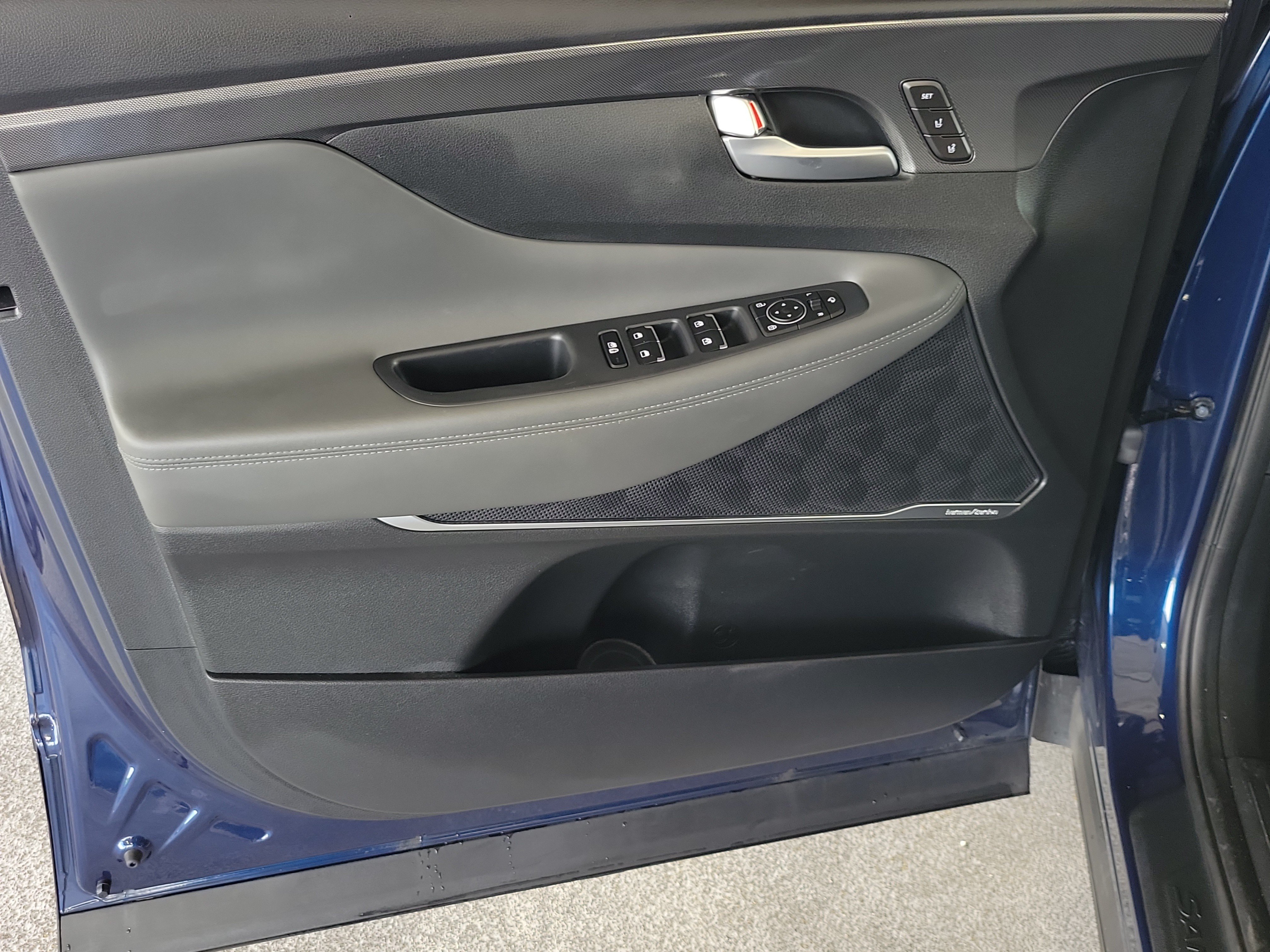 Used 2023 Hyundai Santa Fe Limited FWD image 17