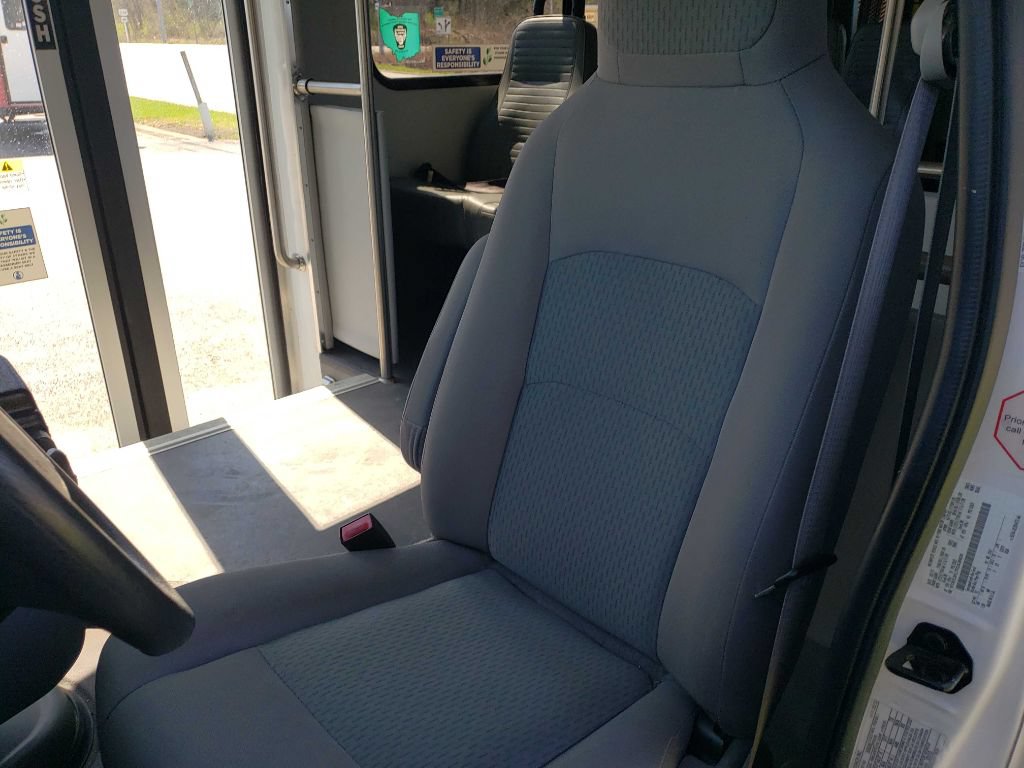 Used 2015 Ford E-350 and Econoline 350 Super Duty RWD image 12
