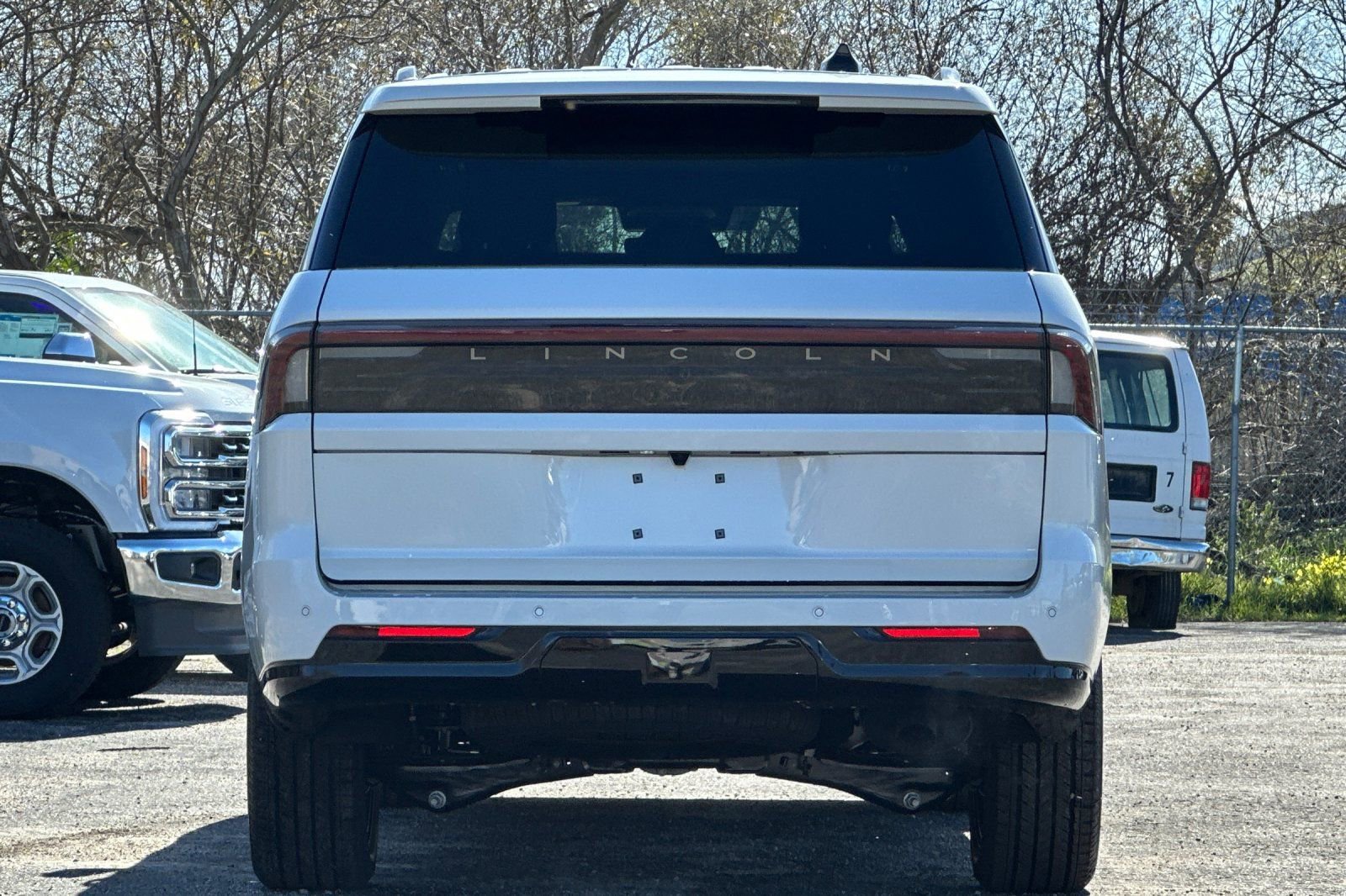 New 2026 Lincoln Navigator Reserve w/ Jet Appearance Package image 4
