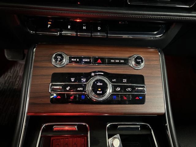 Used 2023 Lincoln Aviator Reserve w/ Equipment Group 201A image 18