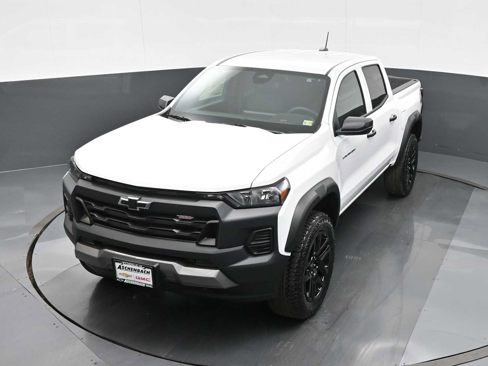 Used 2024 Chevrolet Colorado Trail Boss image 11