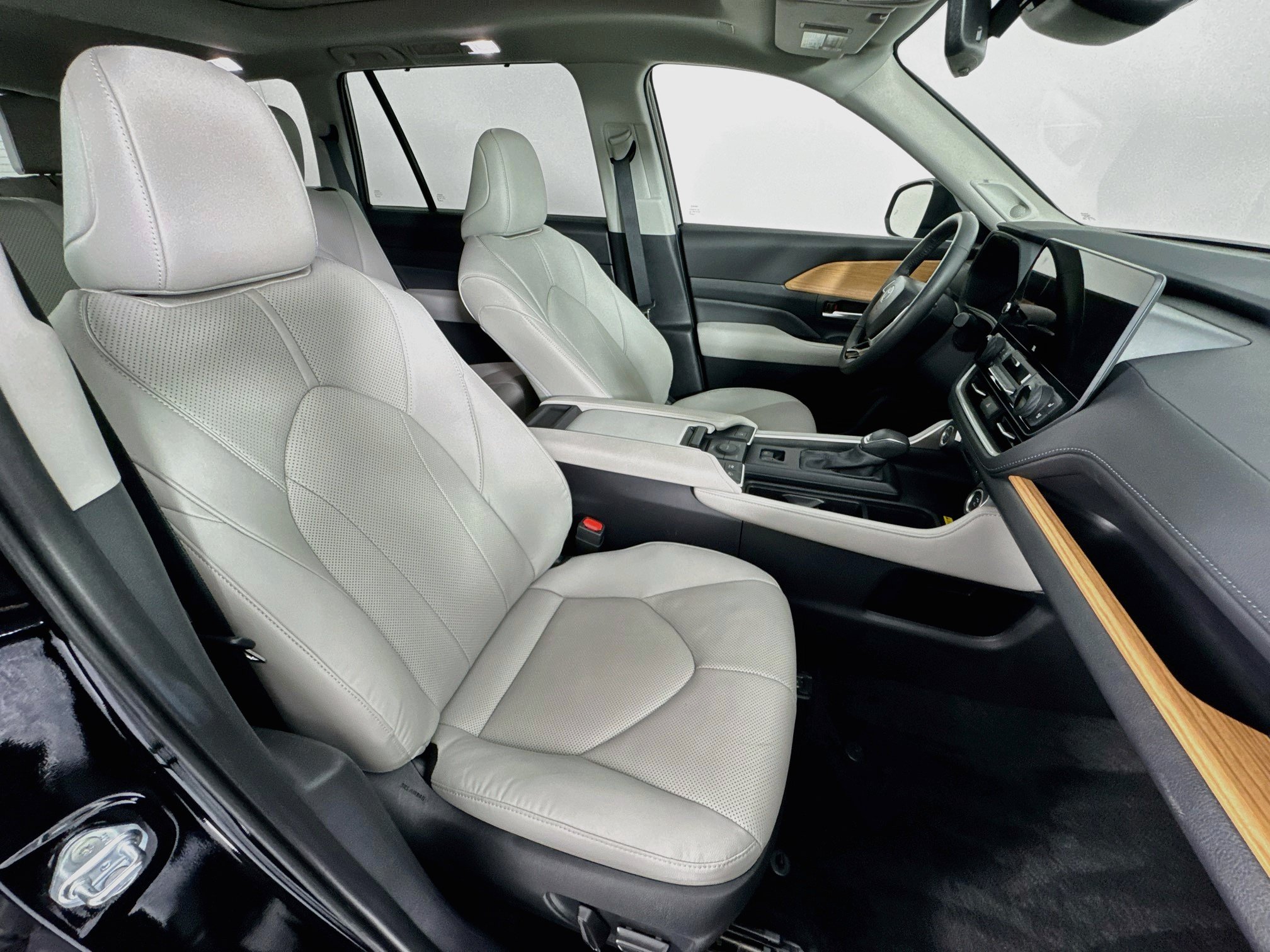 Used 2025 Toyota Grand Highlander AWD Hybrid image 30