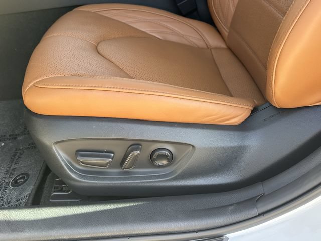 Used 2019 Toyota Avalon Limited w/ Advanced Safety Package FWD image 27