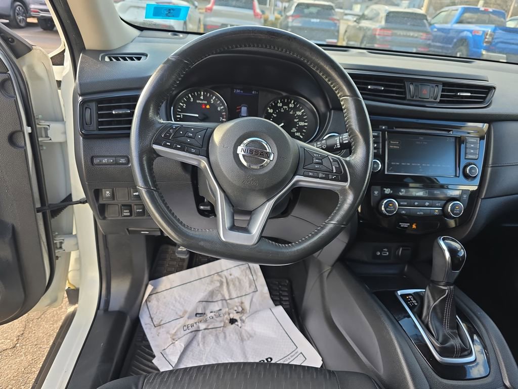 Used 2018 Nissan Rogue SV image 13