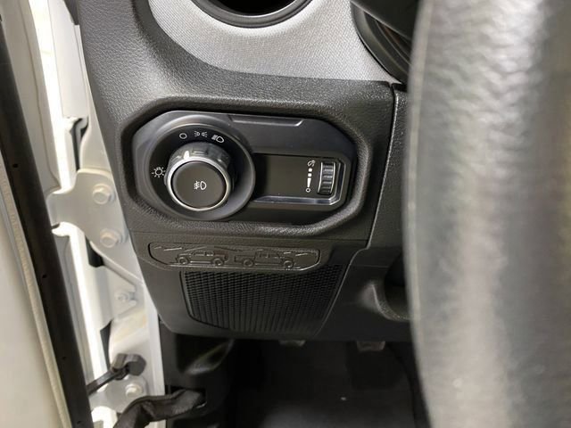 Used 2025 Jeep Wrangler Sport image 33