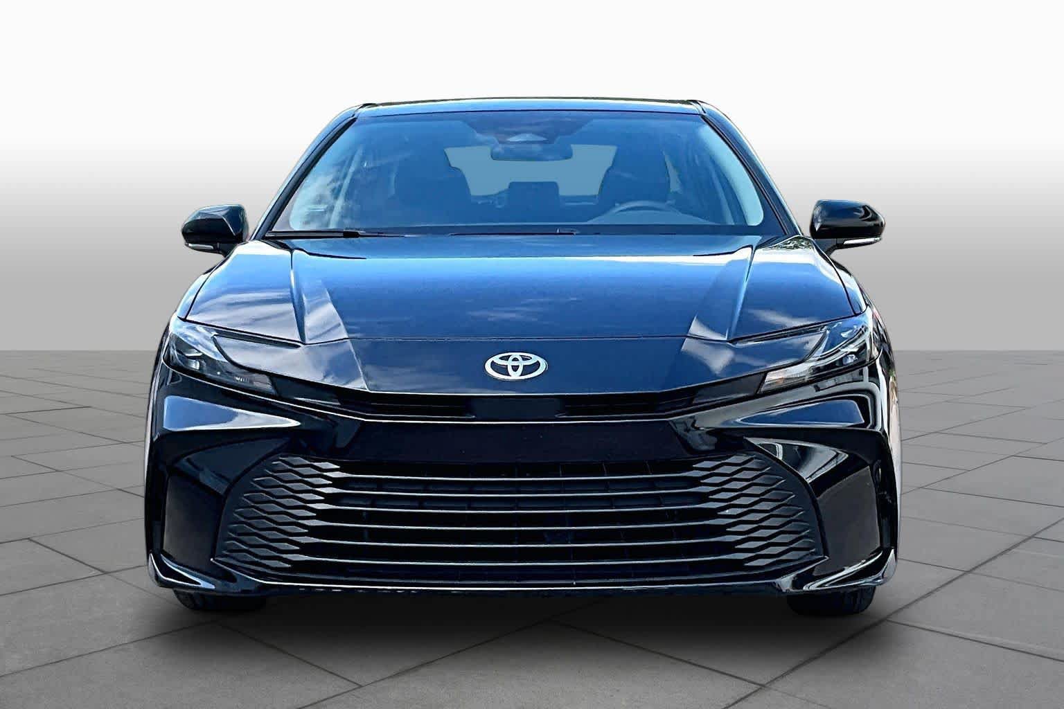 Used 2026 Toyota Camry LE FWD image 4
