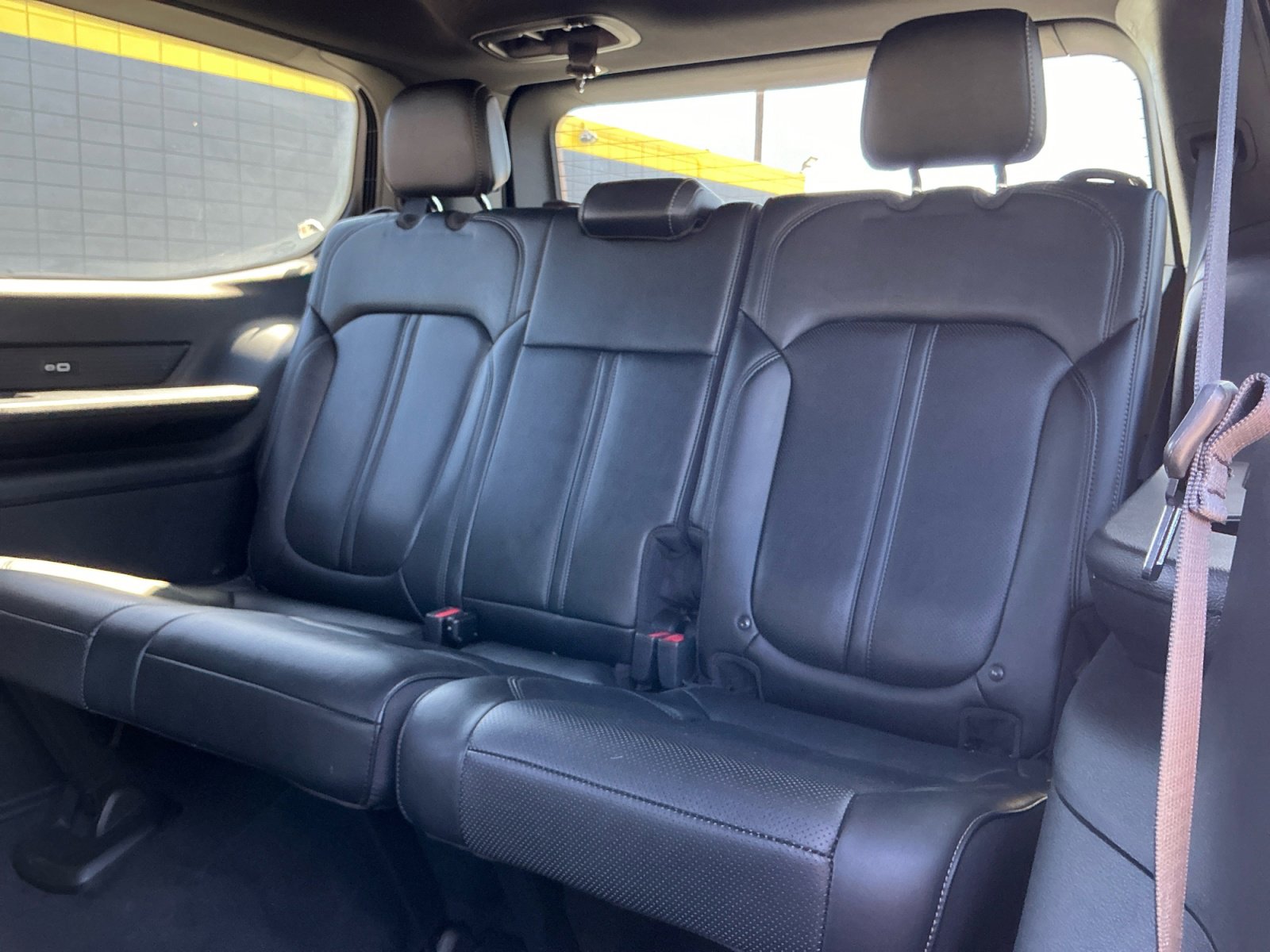 Used 2024 Jeep Wagoneer Series III AWD/4WD image 27