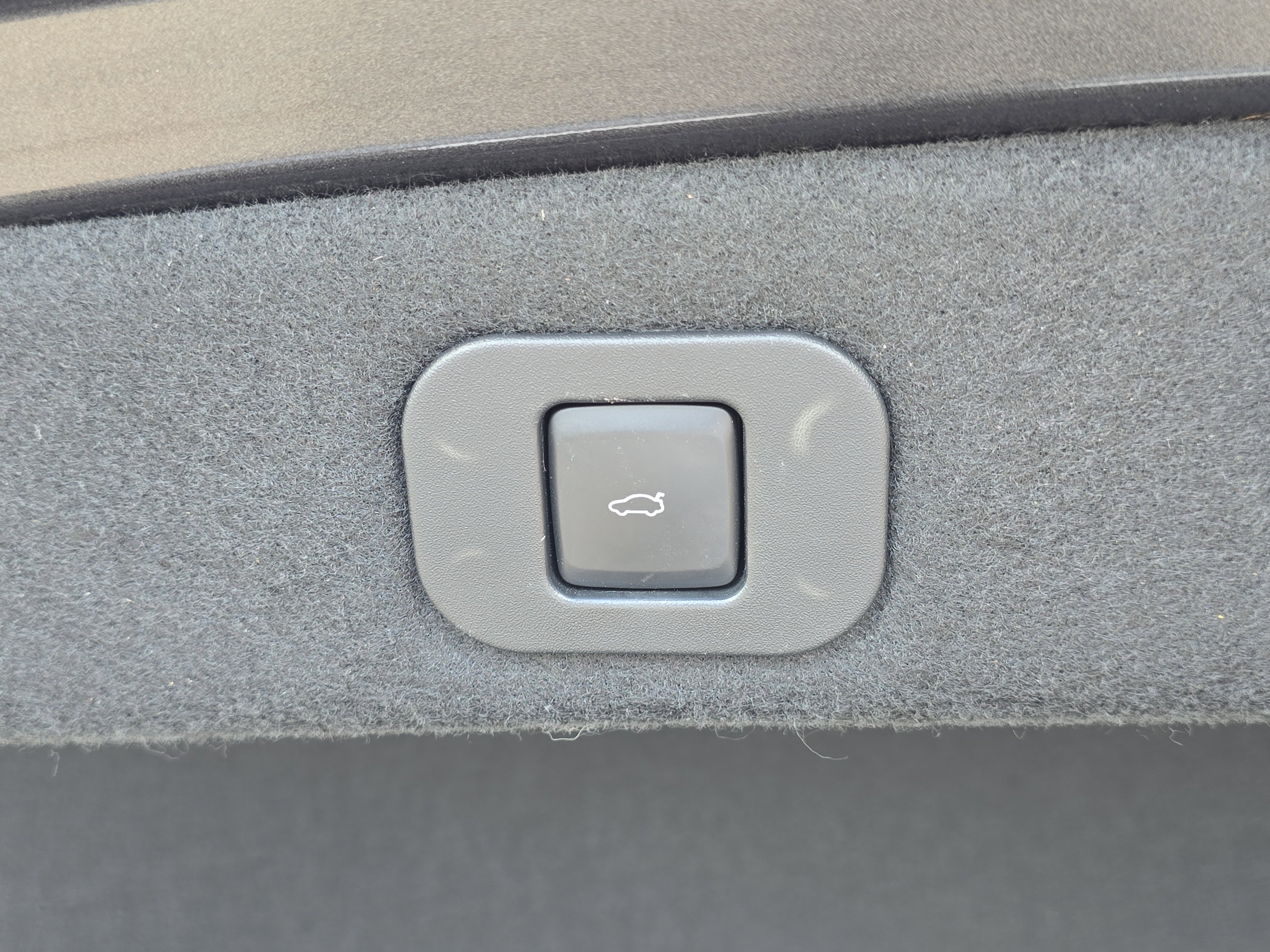 Used 2019 Lincoln Continental Select image 11