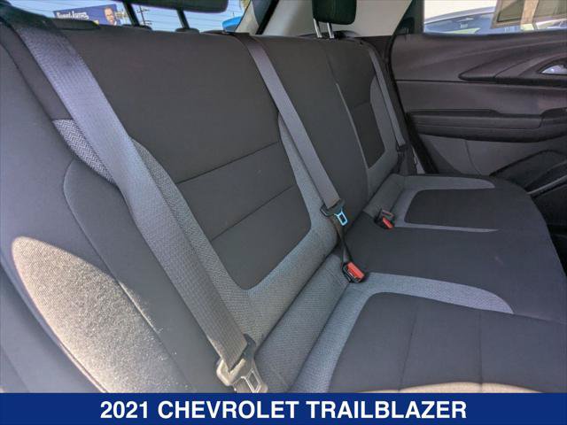 Used 2021 Chevrolet TrailBlazer LT FWD image 22
