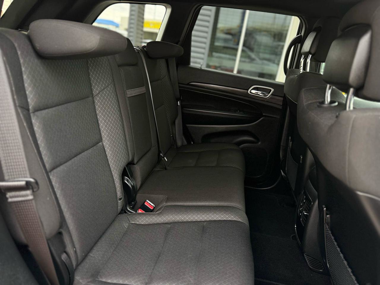 Used 2021 Jeep Grand Cherokee Laredo RWD image 17