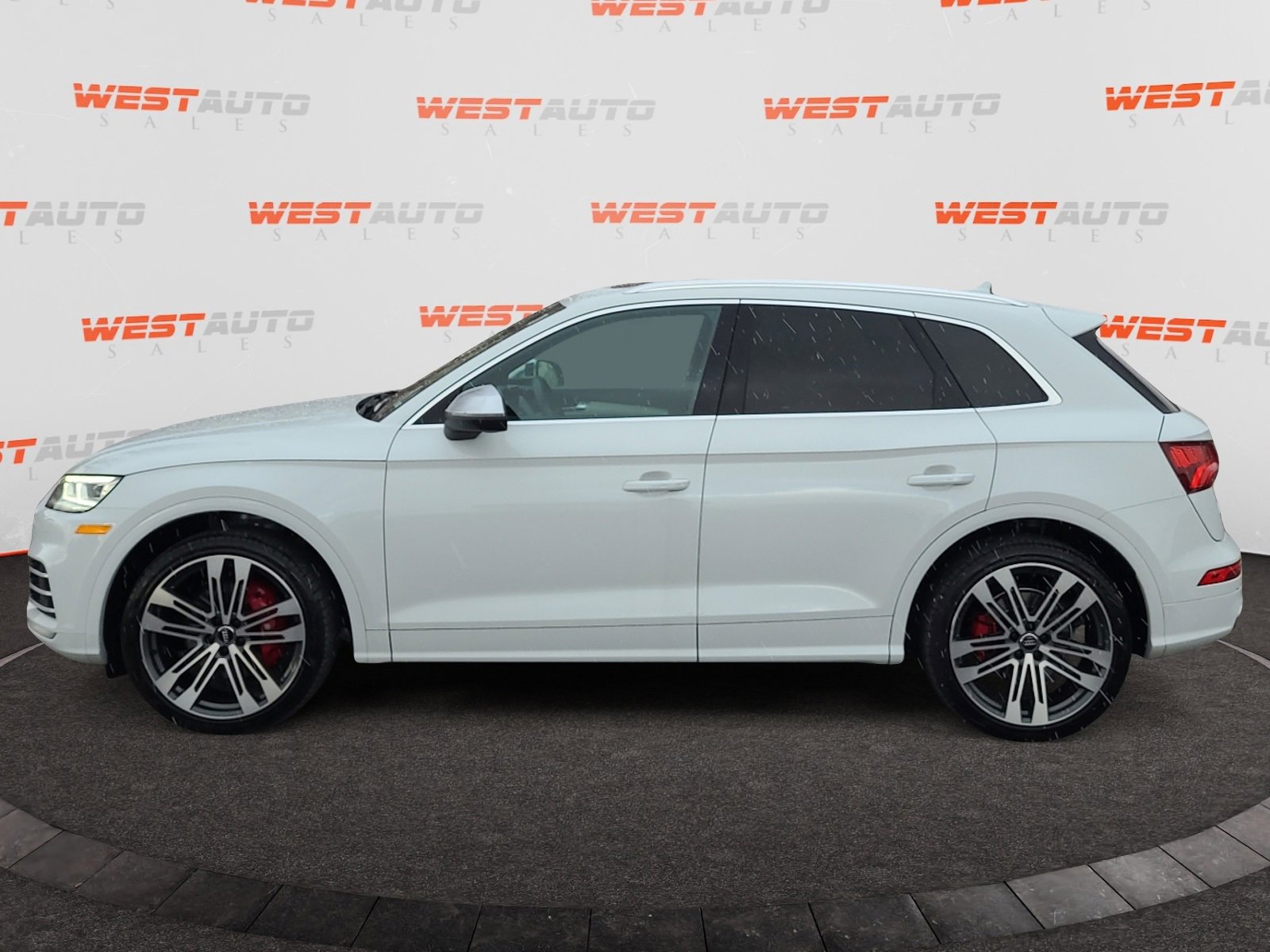 Used 2019 Audi SQ5 Premium Plus w/ Premium Plus Package image 2