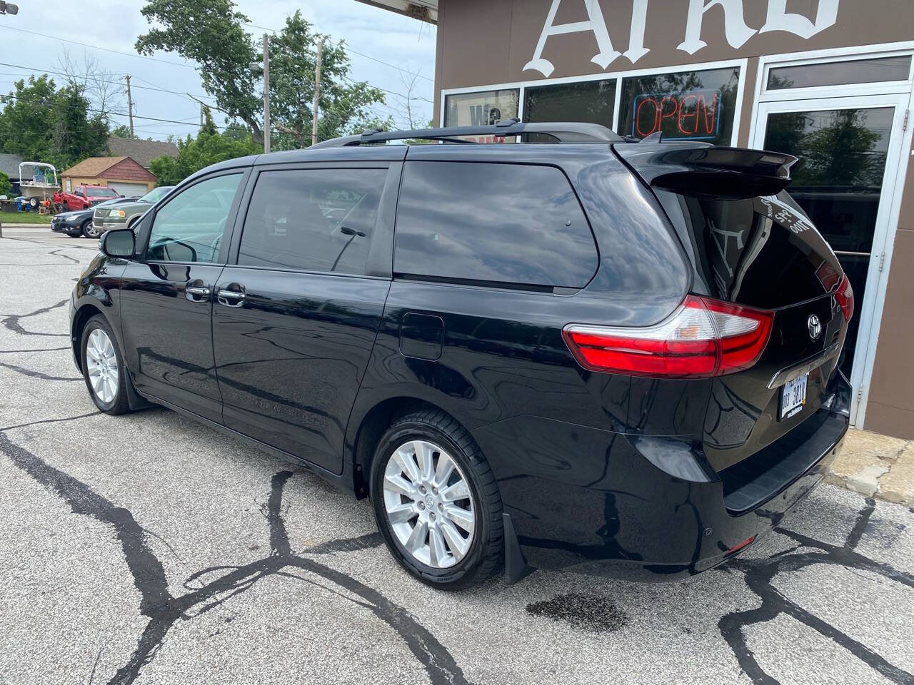 Used 2015 Toyota Sienna Limited Premium AWD/4WD image 8