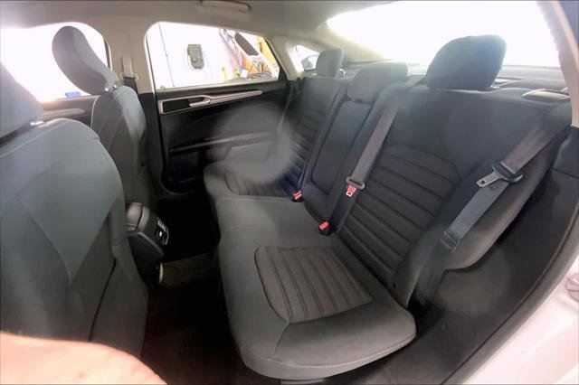 Used 2019 Ford Fusion SE FWD image 27