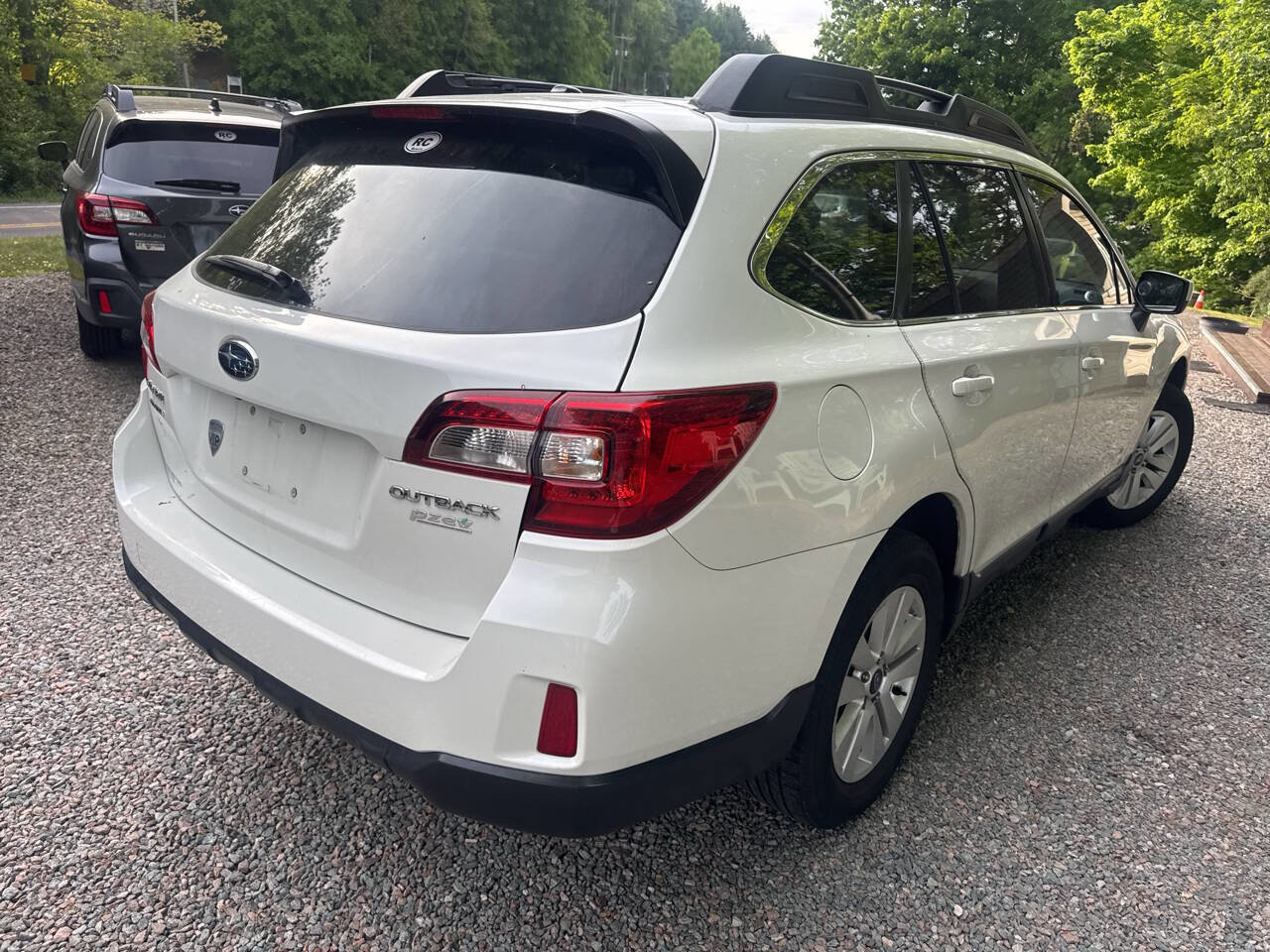Used 2015 Subaru Outback 2.5i Premium AWD/4WD image 5
