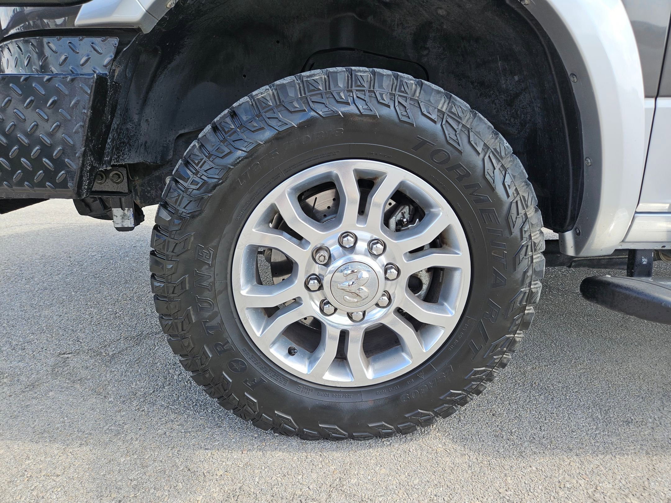 Used 2014 RAM 3500 Laramie w/ Protection Group image 32