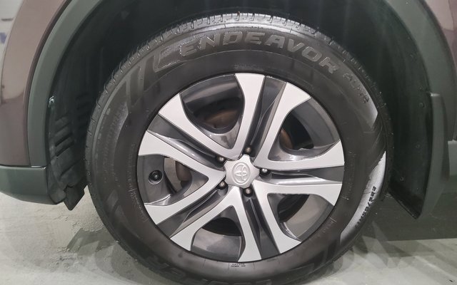 Used 2018 Toyota RAV4 LE image 36
