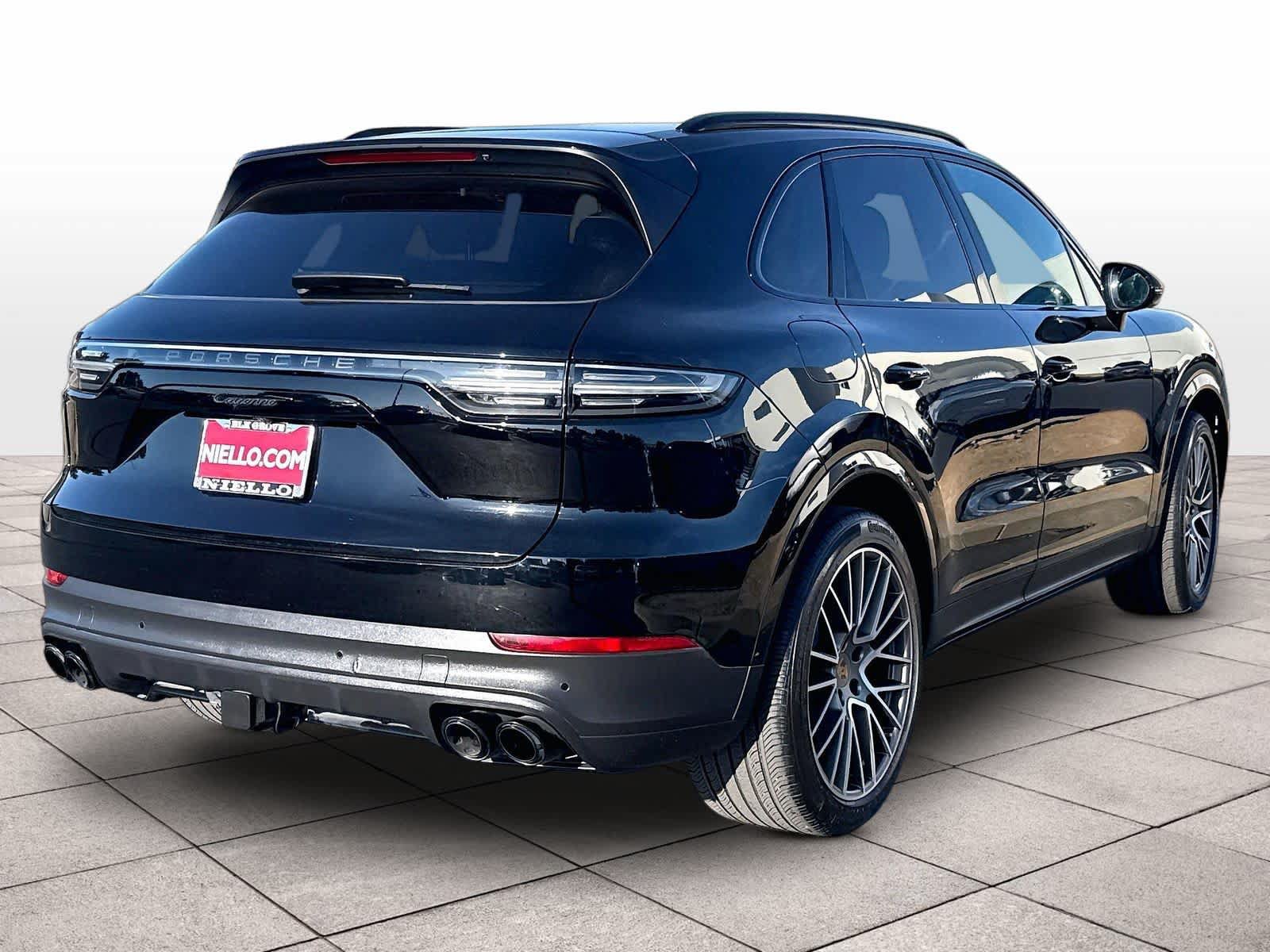 Used 2023 Porsche Cayenne Platinum Edition w/ Premium Package Plus AWD/4WD image 8
