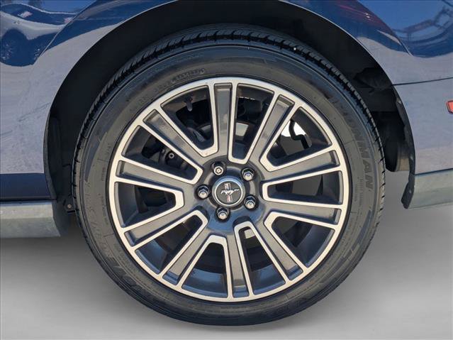 Used 2010 Ford Mustang GT Premium RWD image 22