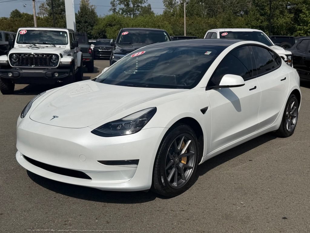 Used 2023 Tesla Model 3 Standard Range RWD image 9