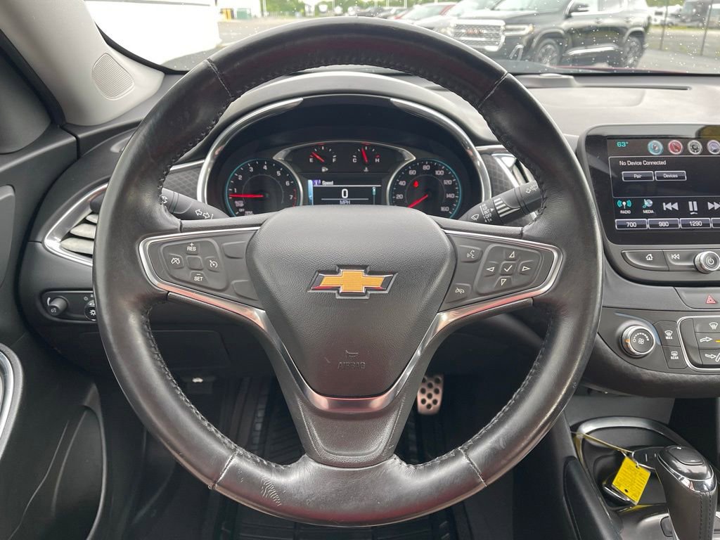 Used 2017 Chevrolet Malibu LT FWD image 17