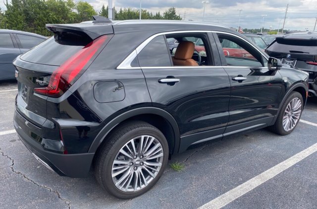 Certified 2024 Cadillac XT4 Premium Luxury w/ Technology Package AWD/4WD image 4