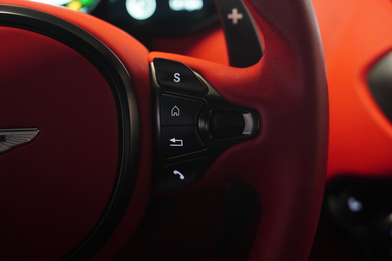 Used 2023 Aston Martin V12 Vantage RWD image 20