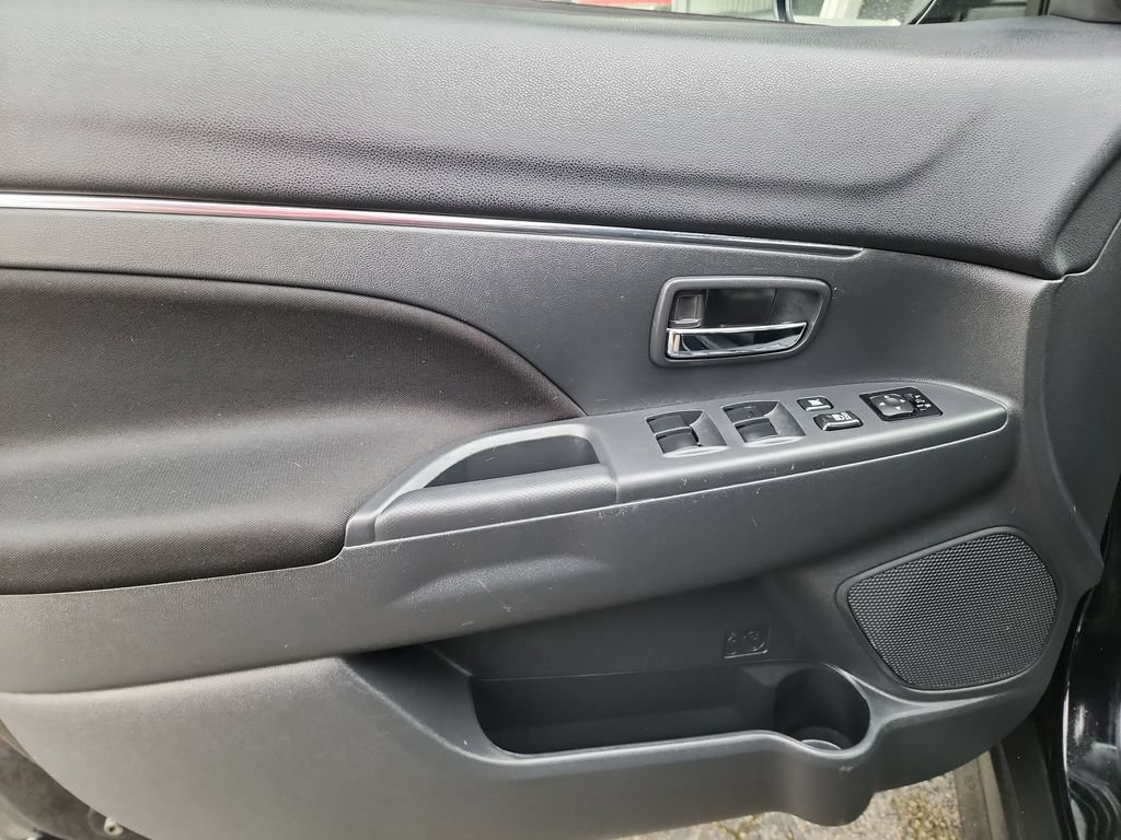 Used 2025 Mitsubishi Outlander Sport ES AWD/4WD image 11