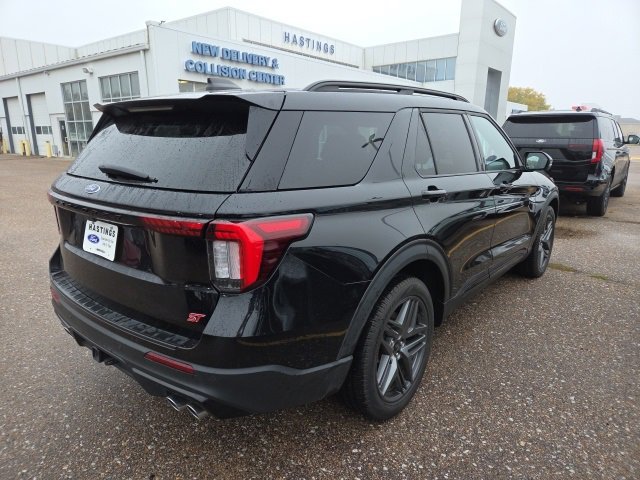 Certified 2025 Ford Explorer ST image 11