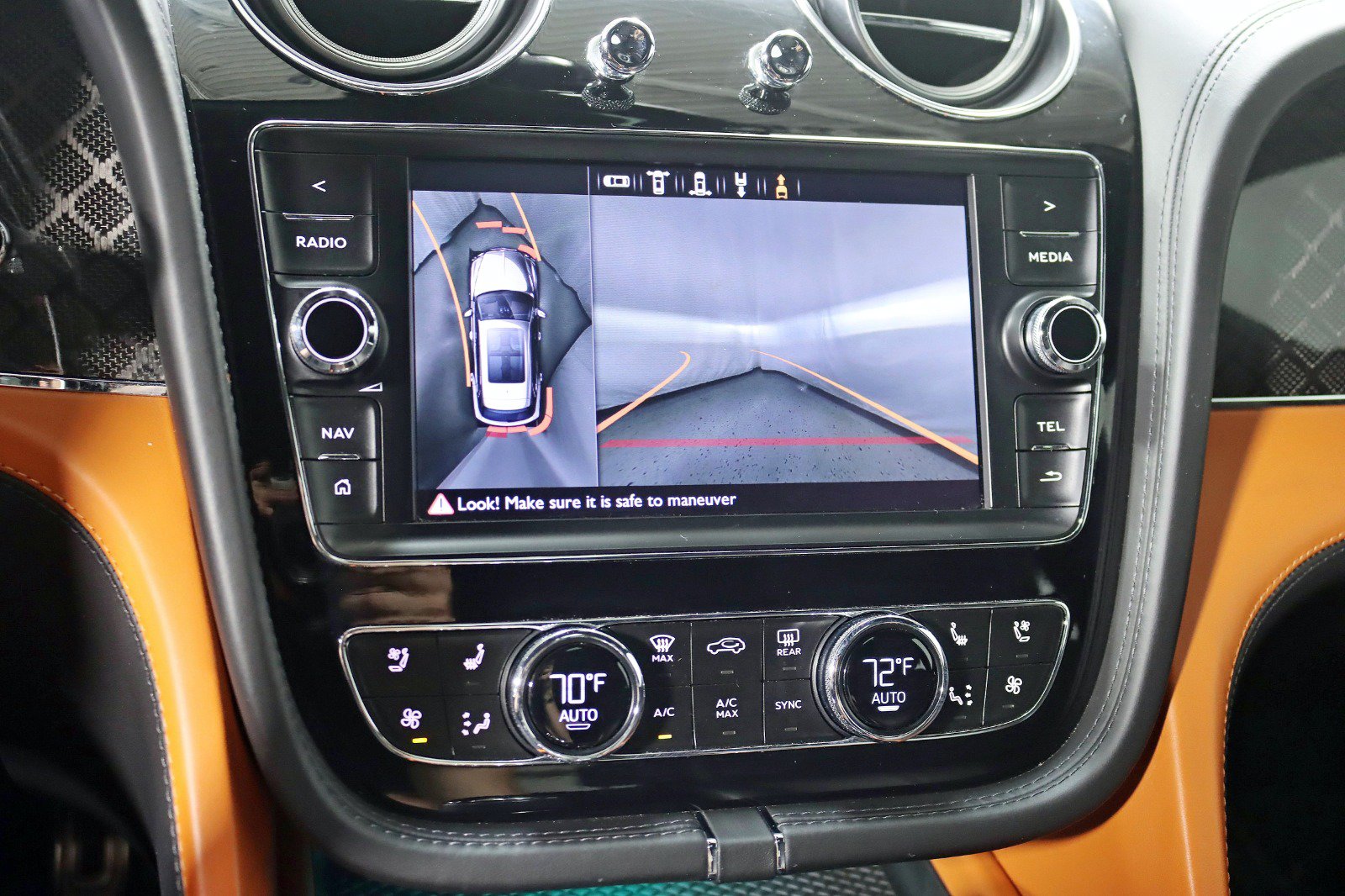 Used 2020 Bentley Bentayga Design Series AWD/4WD image 22