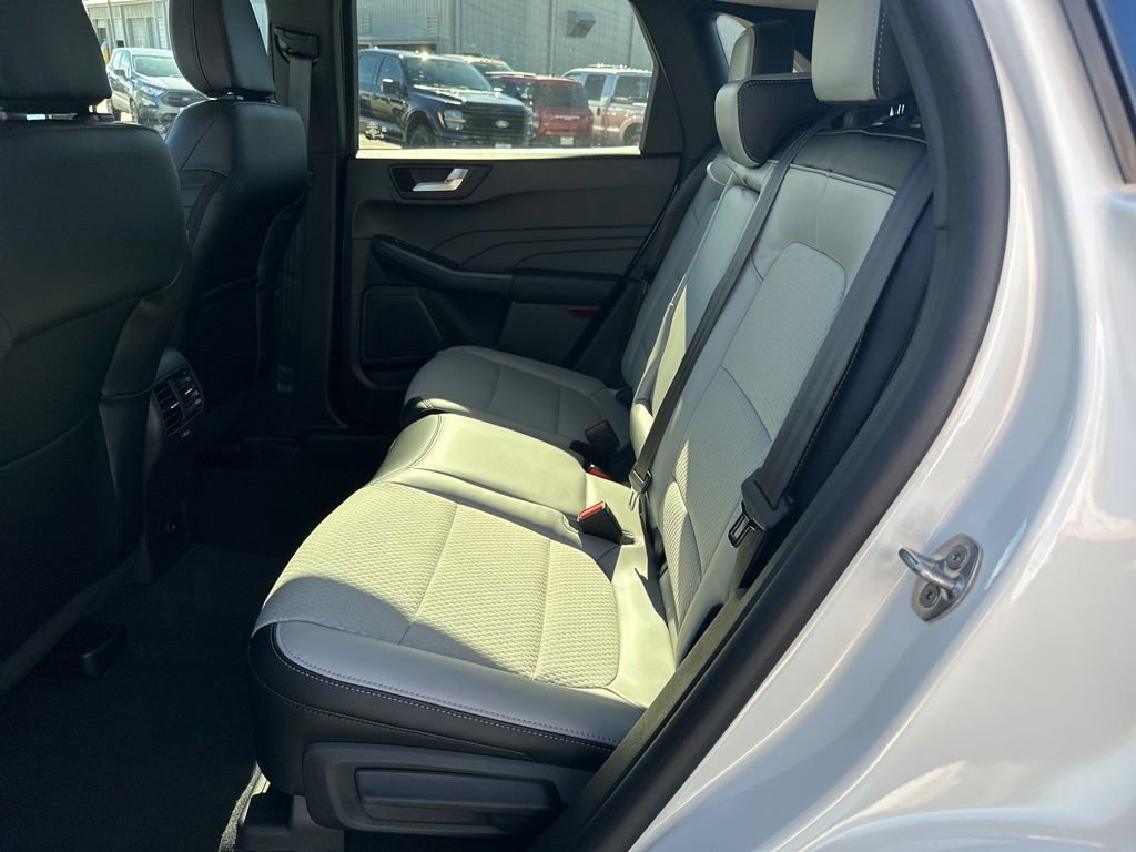 New 2026 Ford Escape SE FWD image 33