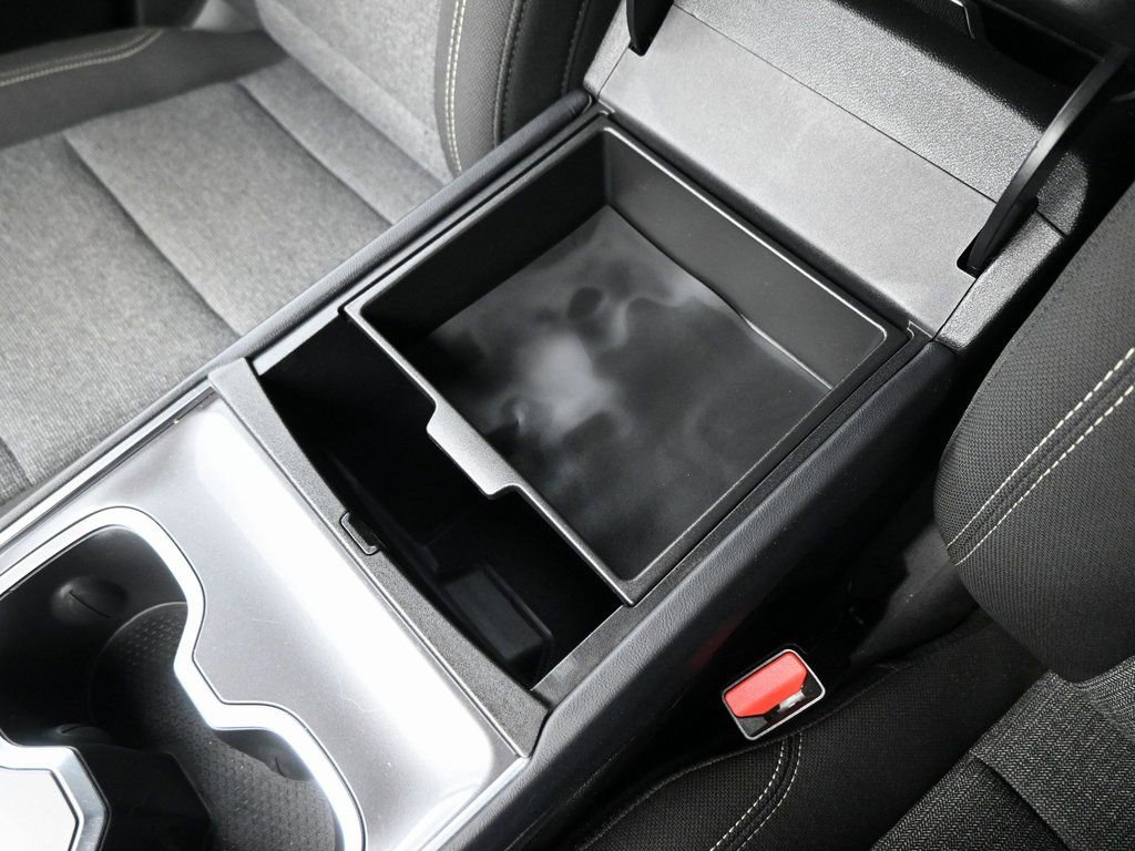 Used 2025 GMC Acadia Elevation image 16