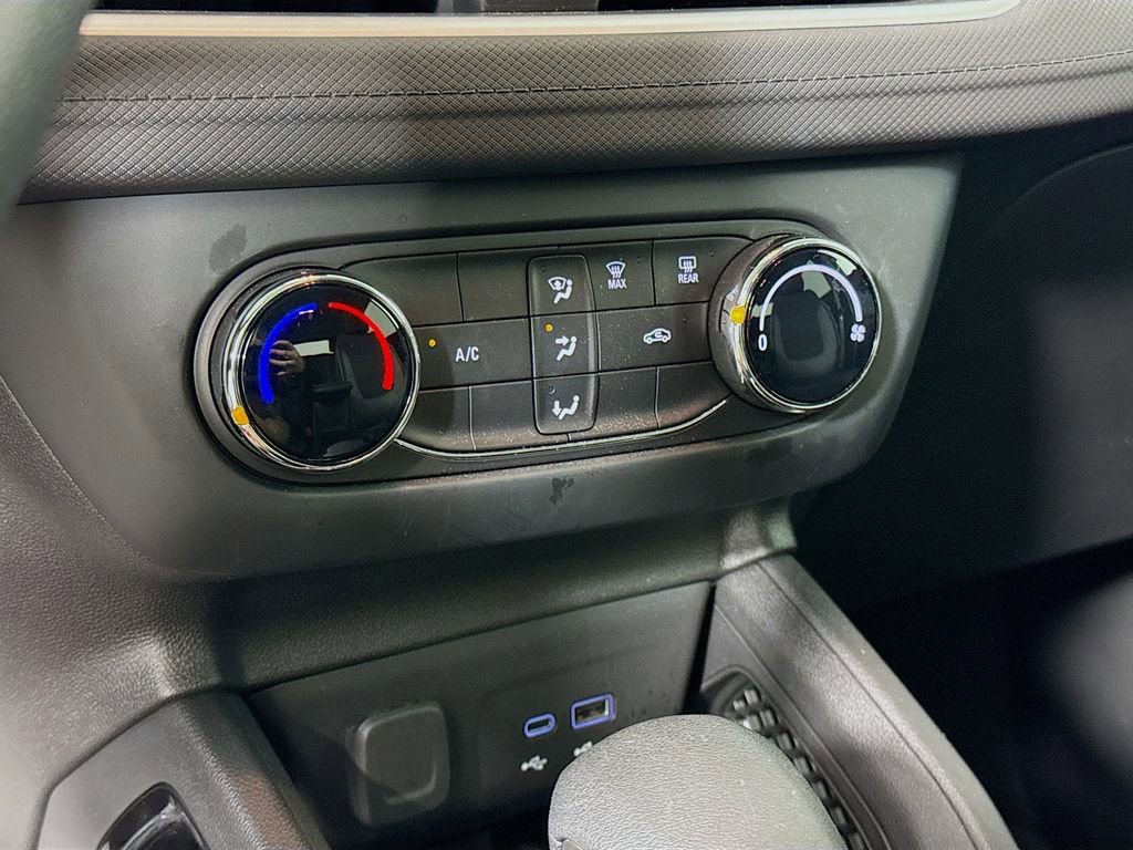 Used 2024 Chevrolet TrailBlazer LS w/ LS Convenience Package image 15