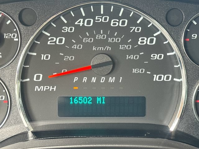 Used 2025 Chevrolet Express 3500 LT w/ LT Preferred Equipment Group RWD image 17