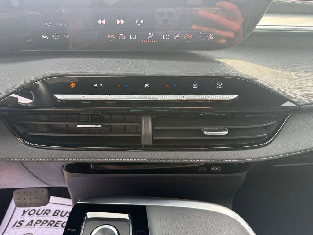 Used 2025 Buick Enclave Preferred image 41