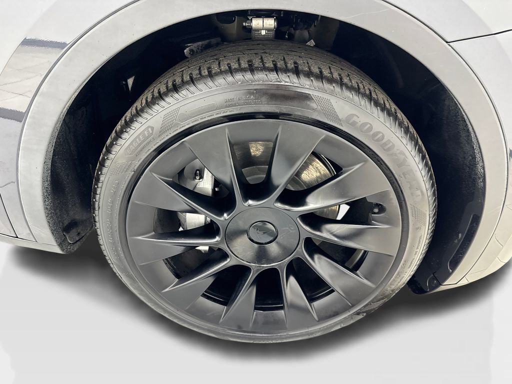 Used 2024 Tesla Model Y Long Range image 81
