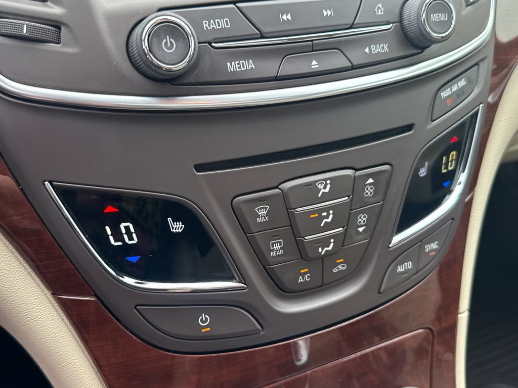 Certified 2015 Buick Regal Premium FWD image 24