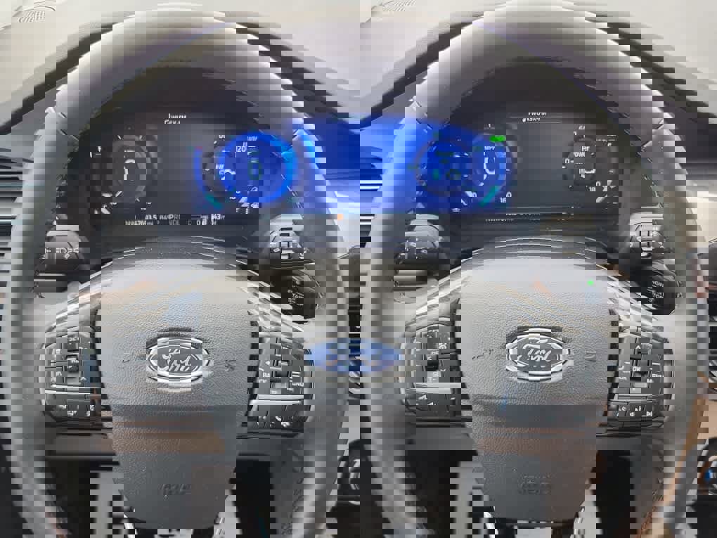 Used 2022 Ford Escape SEL w/ Technology Package image 17